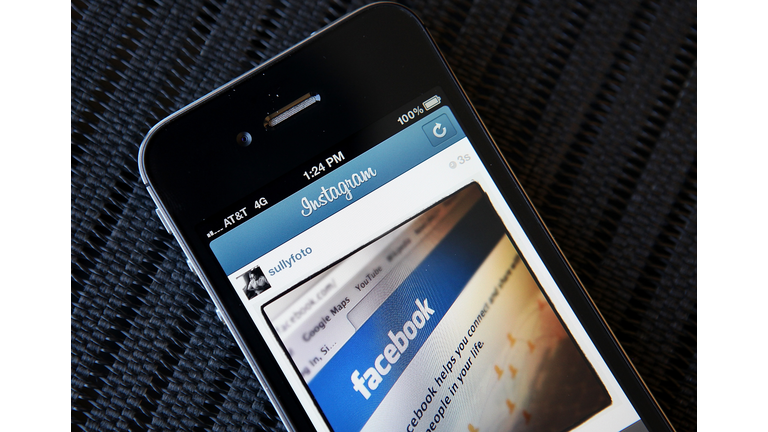 Facebook To Acquire Photosharing Site Instagram For One Billion Dollars