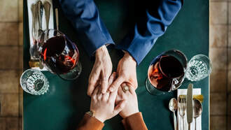 The Weird Ways We Woo: Strange Courtship Rituals On 'Ridiculous History'