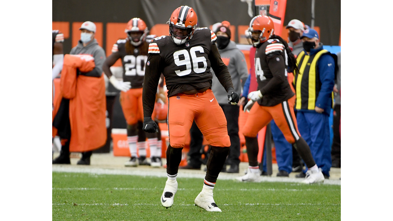 Pittsburgh Steelers v Cleveland Browns