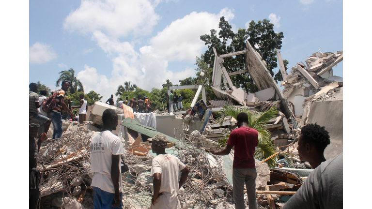 TOPSHOT-HAITI-QUAKE