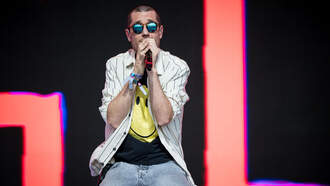 Watch Dan From Bastille Cover "Heat Waves" From Glass Animals