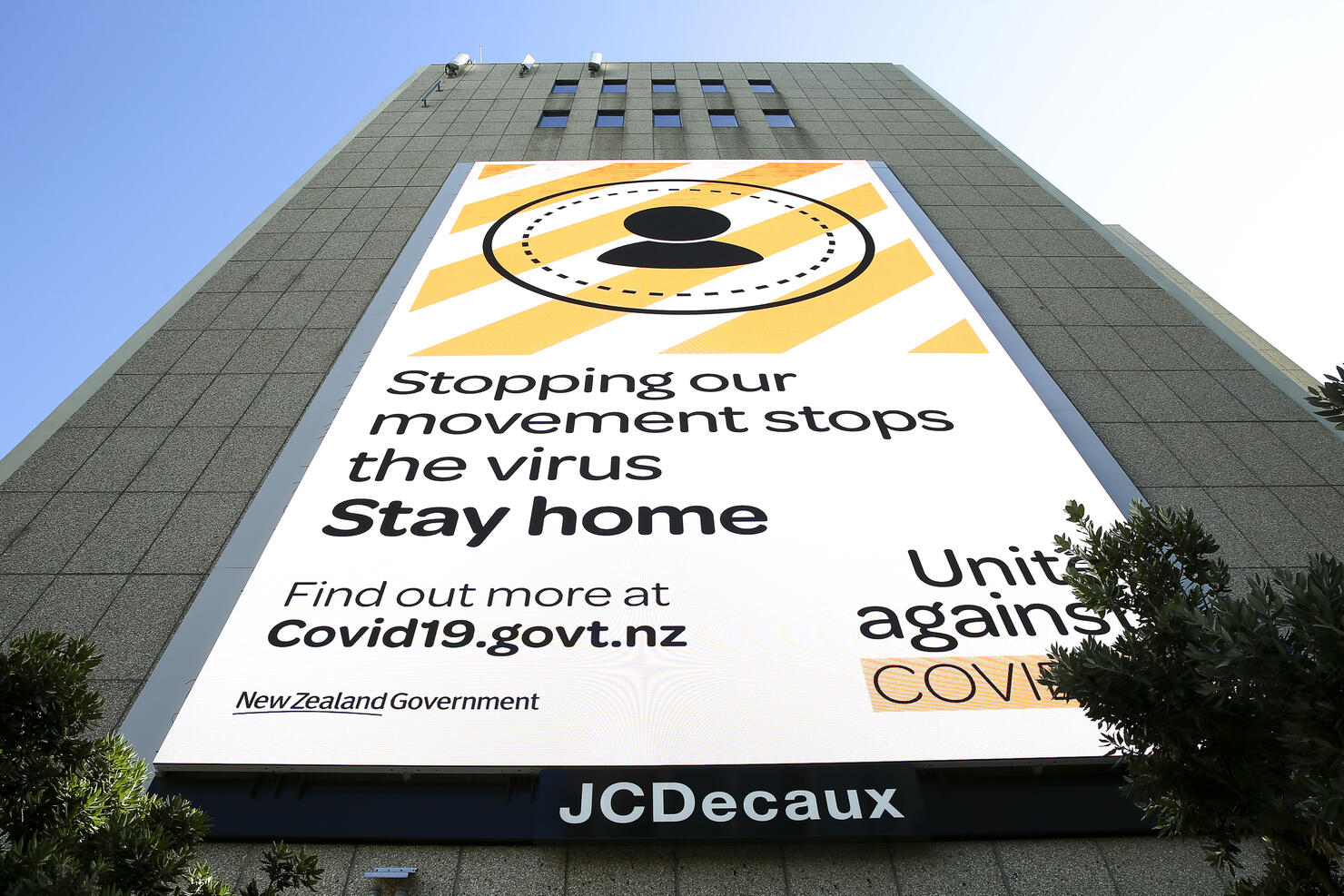 New Zealanders Prepare For Lockdown As Coronavirus Alert Level Rises