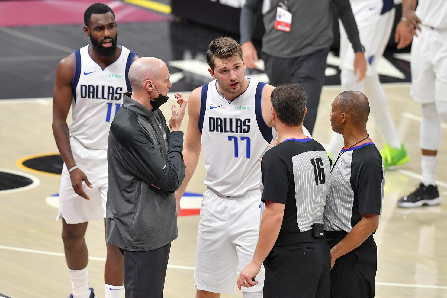 Dallas Mavericks v Cleveland Cavaliers