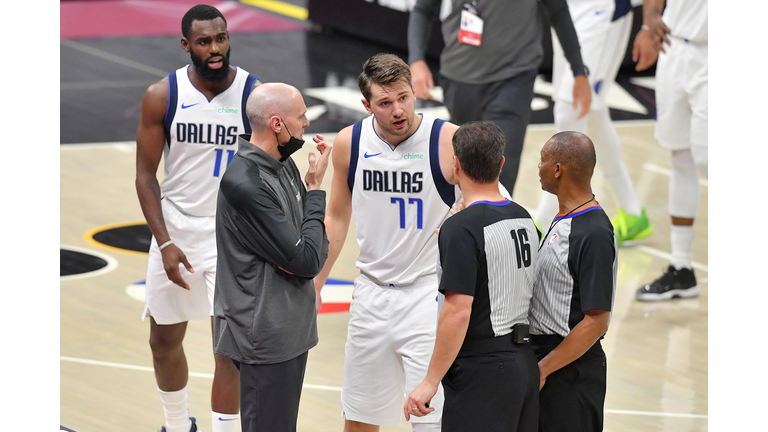 Dallas Mavericks v Cleveland Cavaliers