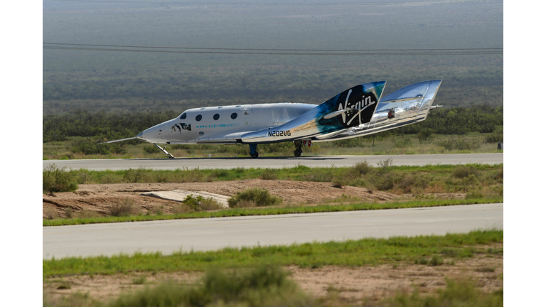 US-SPACE-TOURISM-BEZOS-BRANSON