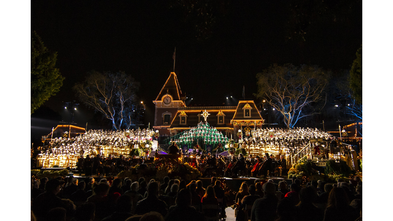 Chris Pratt Narrates The Candlelight Processional at Disneyland