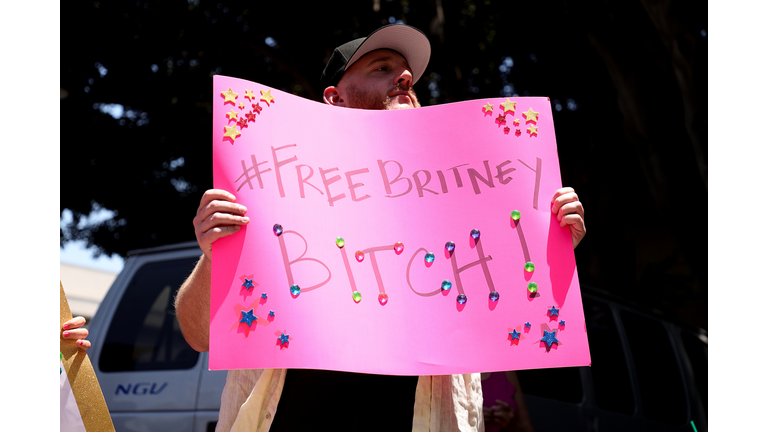 #FreeBritney Rally In Los Angeles During Conservatorship Hearing