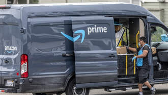 WATCH: Amazon Driver Interrupts Police Stand Off To Deliver Package!