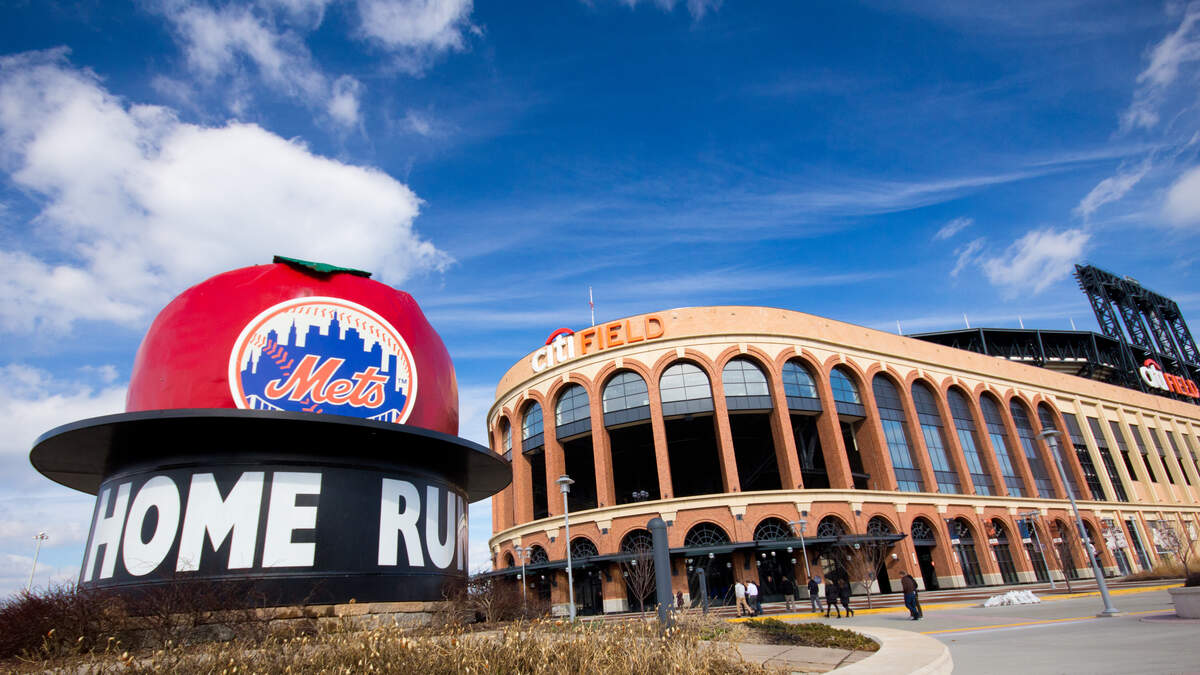 Mark Canha, Mets donate Thanksgiving turkeys to charity