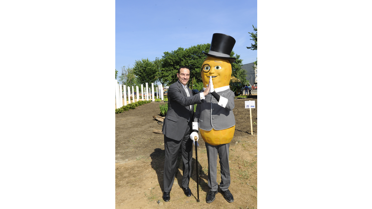 PLANTERS and The Corps Network "Plant" New Urban Park in NE Washington, D.C.