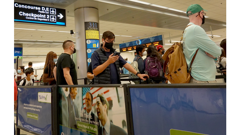 Americans Travel Ahead Of Labor Day Weekend As CDC Recommends Unvaccinated Stay Home