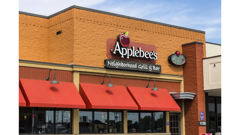 Marion - Circa April 2017: Applebee's Neighborhood Grill and Bar Casual Restaurant. Applebee's is a subsidiary of DineEquity, Inc. V