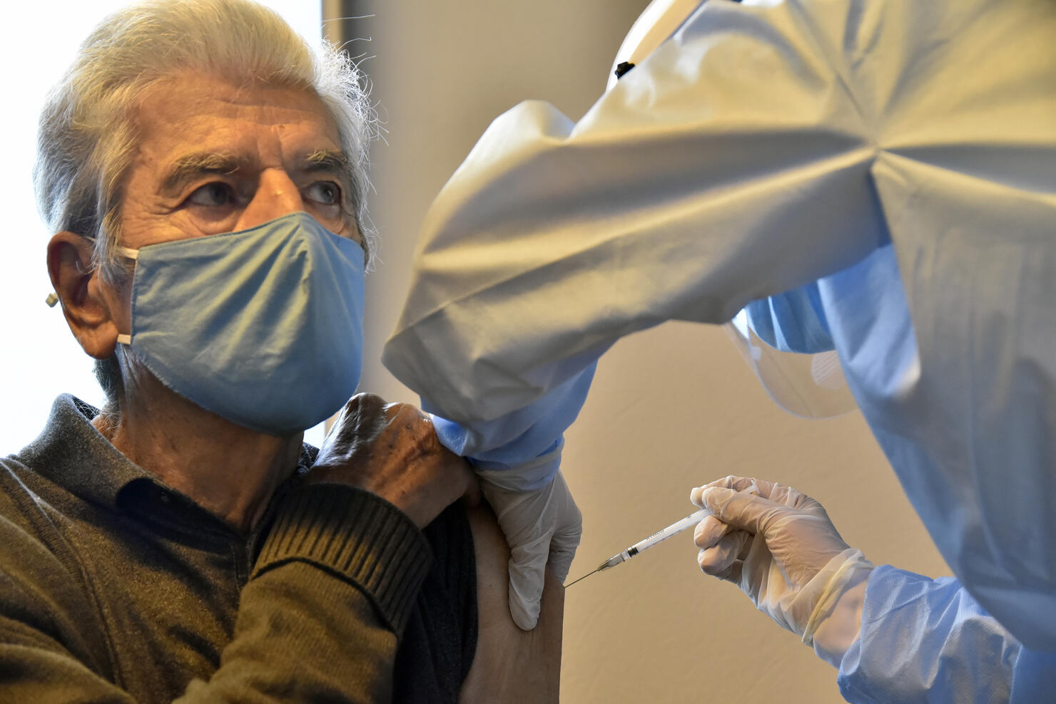 Colombia Launches Mass Vaccination  To Speed Up Inoculation