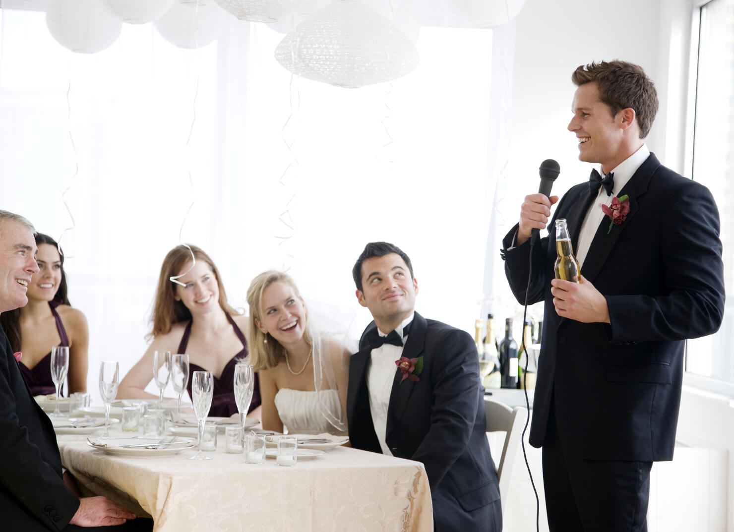 Best man giving speech at wedding