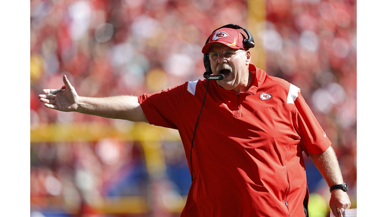 Los Angeles Chargers v Kansas City Chiefs