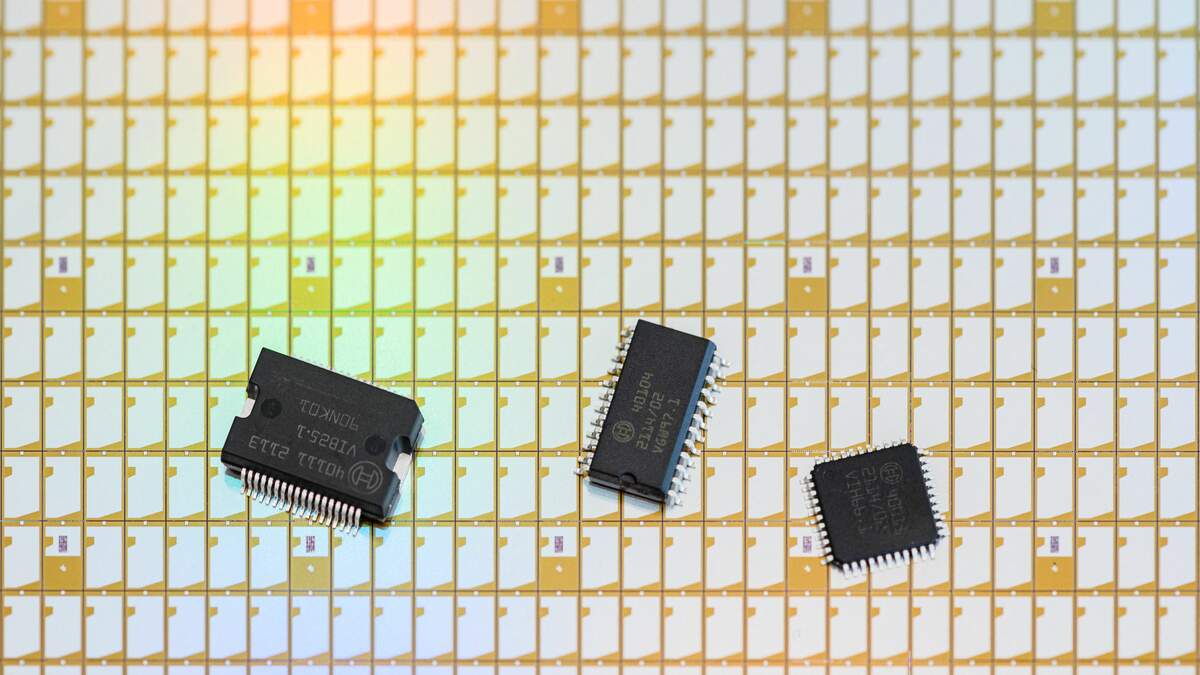 World's Smallest Winged Microchip Is The Size Of A Grain Of Sand WiLD 94.9 The JV Show