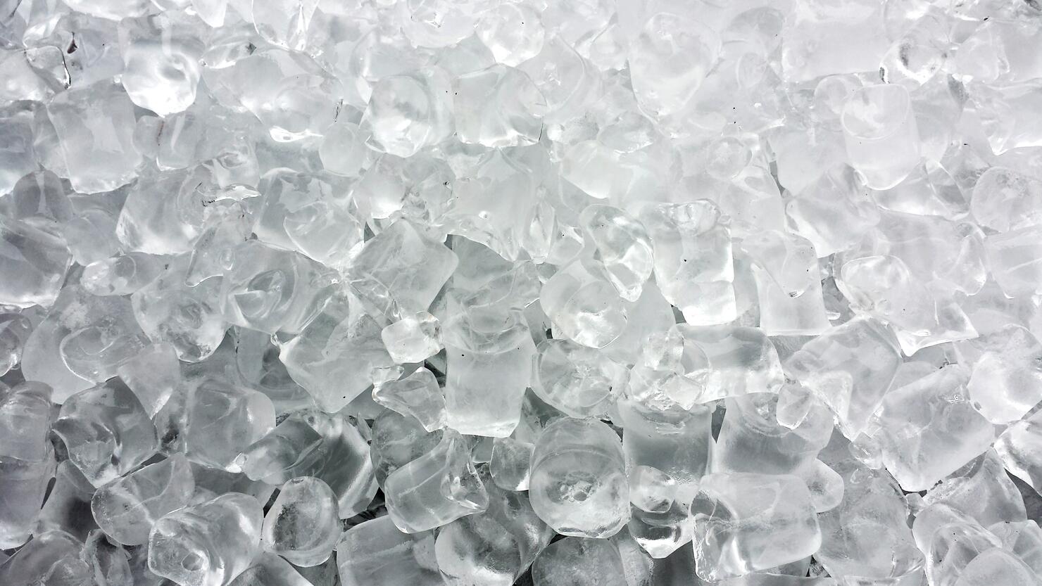 Starbucks Is Getting Rid Of Their Ice 'Cubes' & Will Now Use Ice