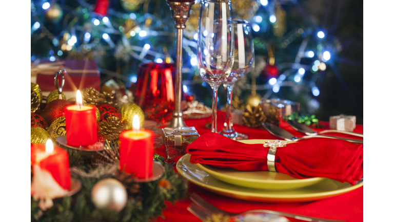 Elegant Christmas table setting