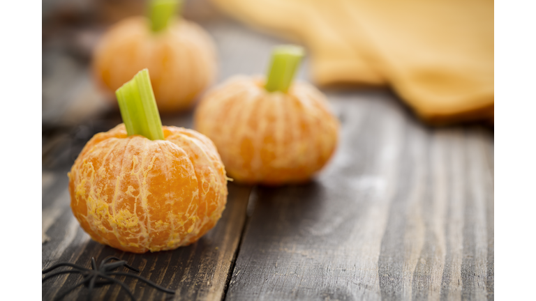 Healthy Halloween Food - Tangerine Pumpkins Snack Kids