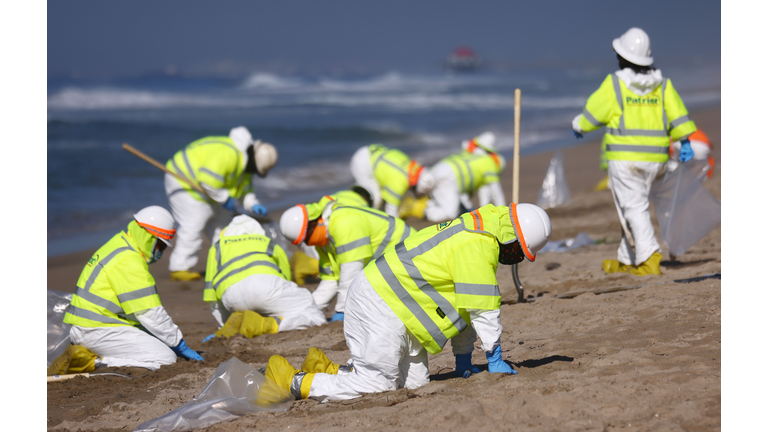 Major Oil Spill Fouls Southern California Beaches