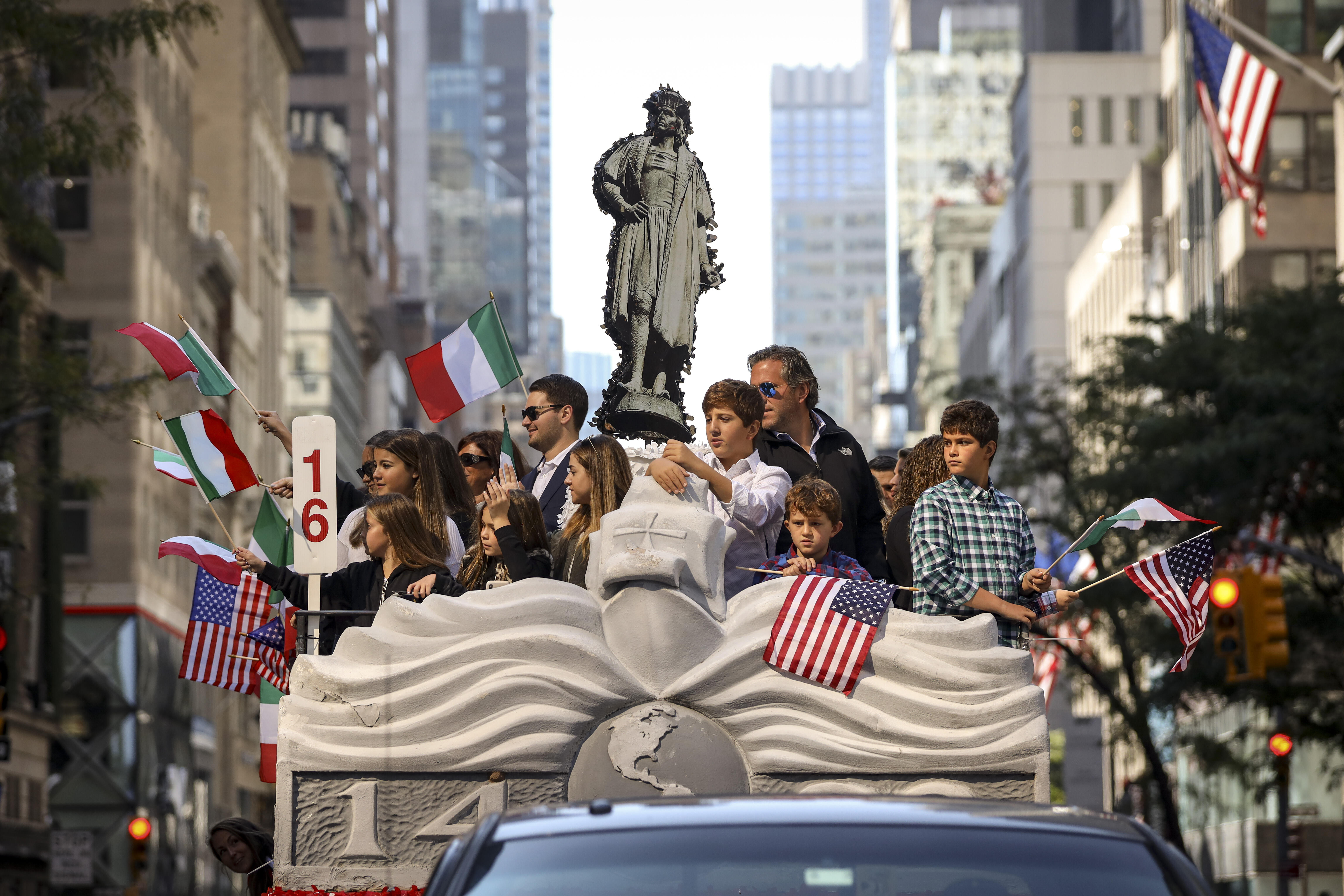 Фото 12 октября. День Колумба в США. День Колумба Columbus Day. 12 Октября день Колумба в США. Праздник день Колумба в США.