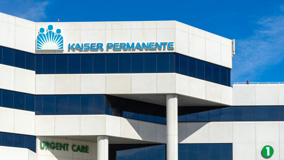 kaiser permanente riverside urgent care phone number