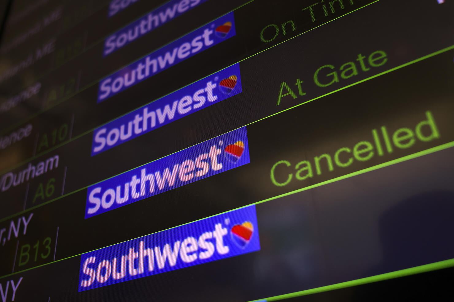 Southwest Airlines Experiences Major Flight Cancellations Across U.S.