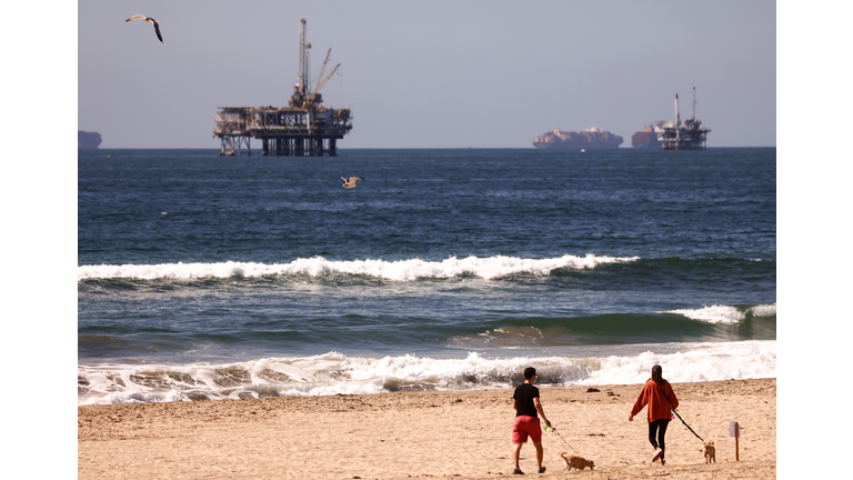 Amid Oil Spill, Californians Return To Local Beaches