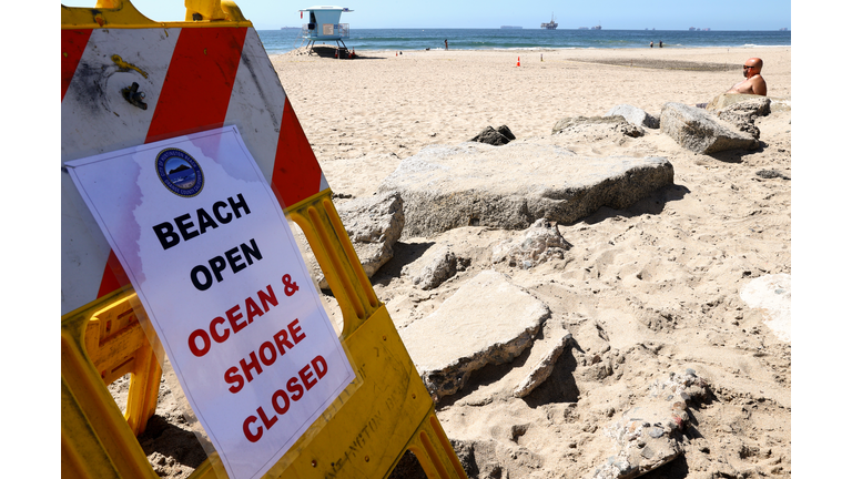 Amid Oil Spill, Californians Return To Local Beaches