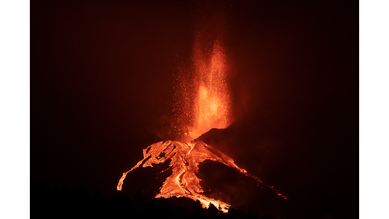 Volcanic Ash And New Eruptions Grounds Flights On Spain's Canary Island Of La Palma