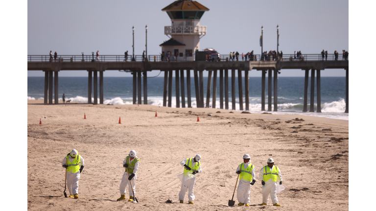 Amid Oil Spill, Californians Return To Local Beaches