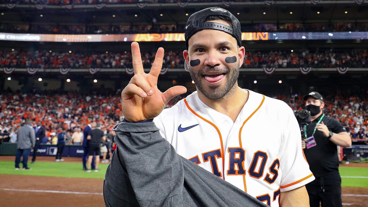 Astros Fans Descend on Union Station Team Store 