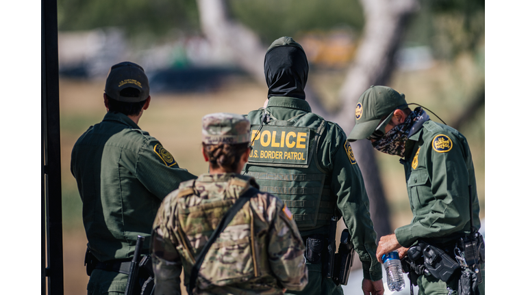 Large Migration Surge Crosses Rio Grande Into Texas