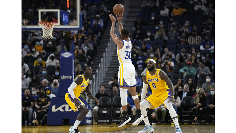 Los Angeles Lakers v Golden State Warriors