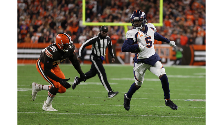 Denver Broncos v Cleveland Browns