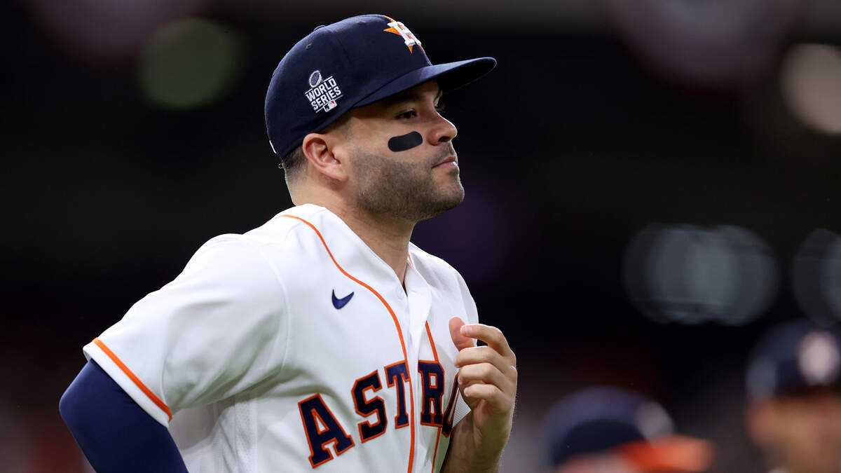 Why aren't Astros, Braves wearing World Series patch on jerseys?