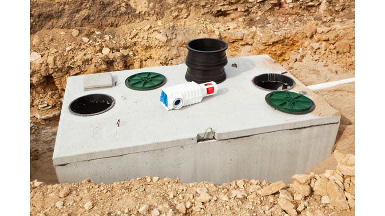 House Underground Septic Tank Installation