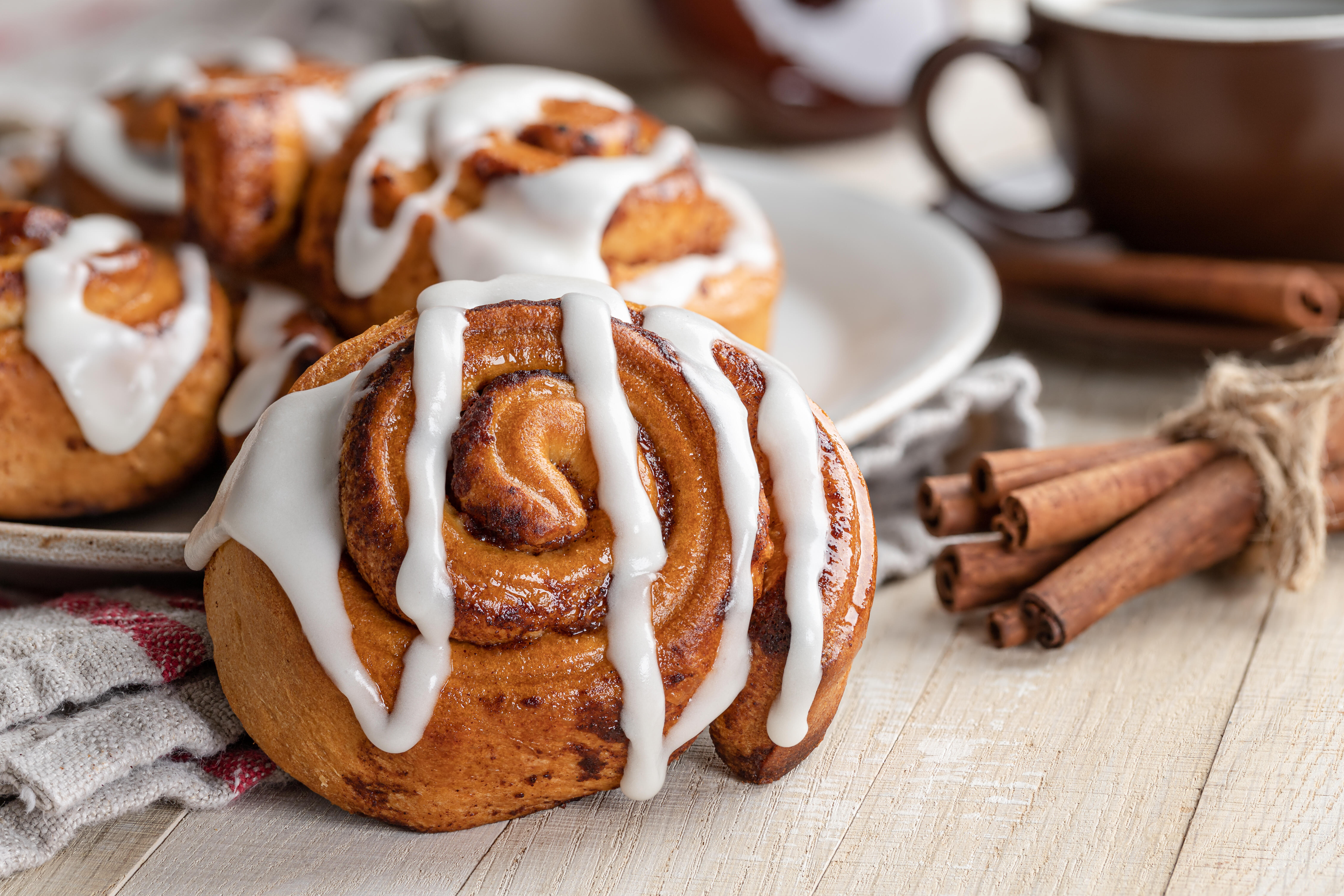 Коричные роллы-плюшки Cinnamon Rolls