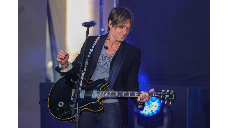Keith Urban Performs On "Today"...
