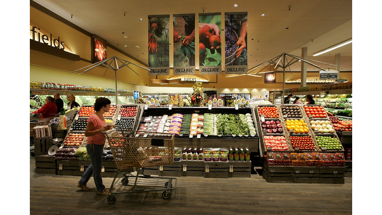 New Safeway Opens With Focus On Organic Goods