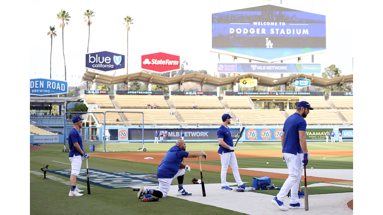 Division Series - San Francisco Giants v Los Angeles Dodgers - Game Three