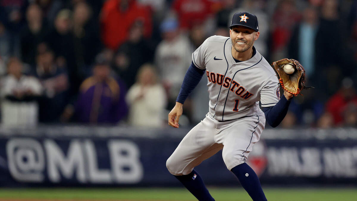 Astros' Carlos Correa, Yuli Gurriel named Gold Glove Award winners