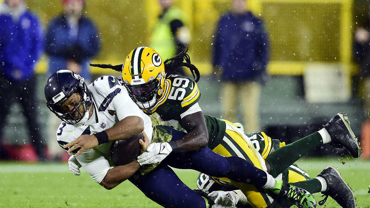 D.K. Metcalf EJECTED For Grabbing Packers Players Facemask