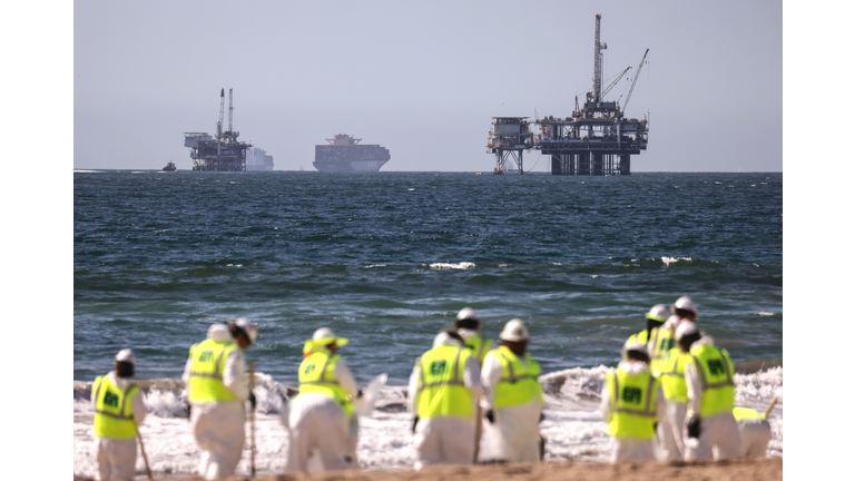 Amid Oil Spill, Californians Return To Local Beaches