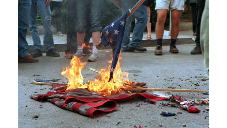 FILES-US-POLITICS-FLAG-BURNING