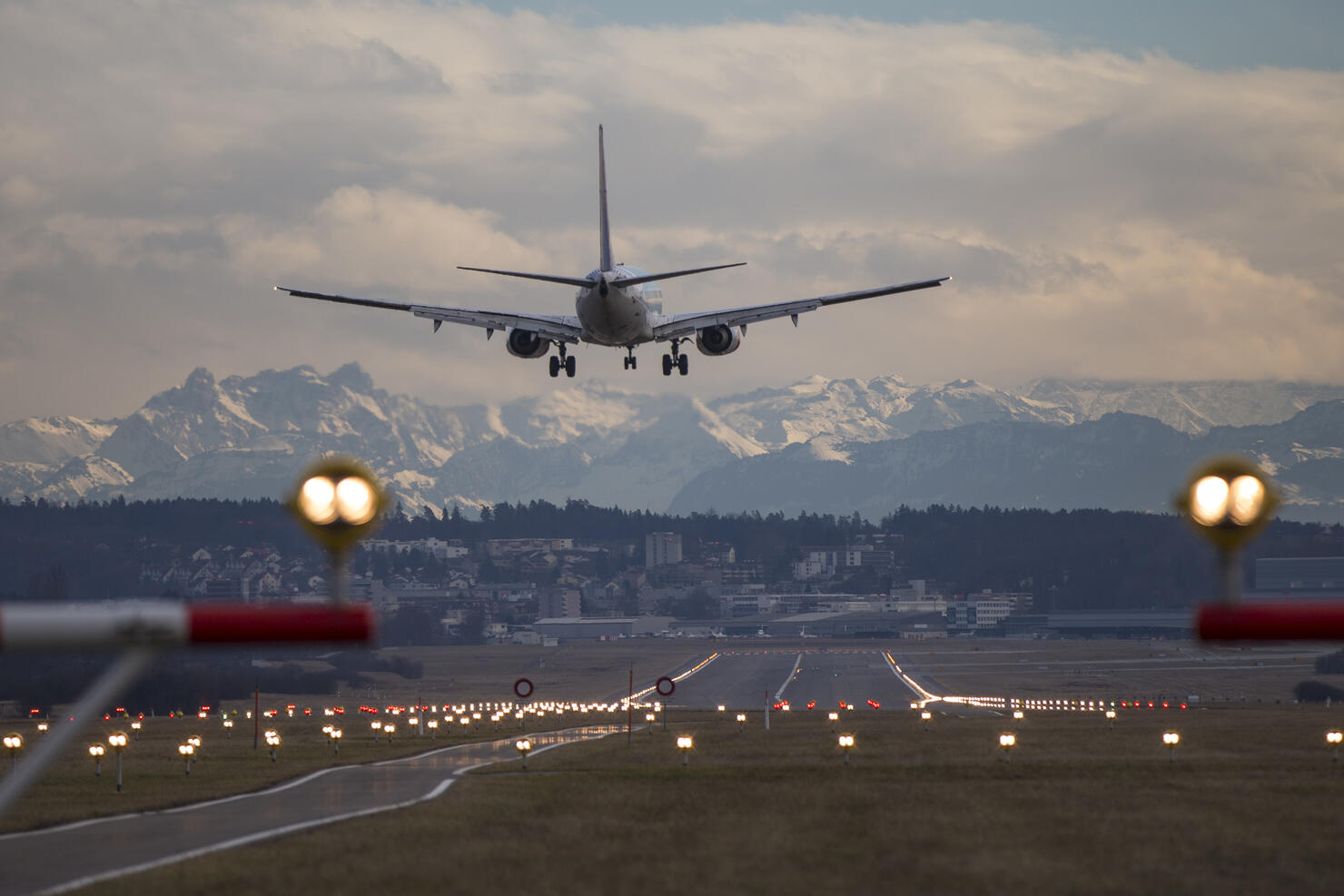 Airplane in Zürich