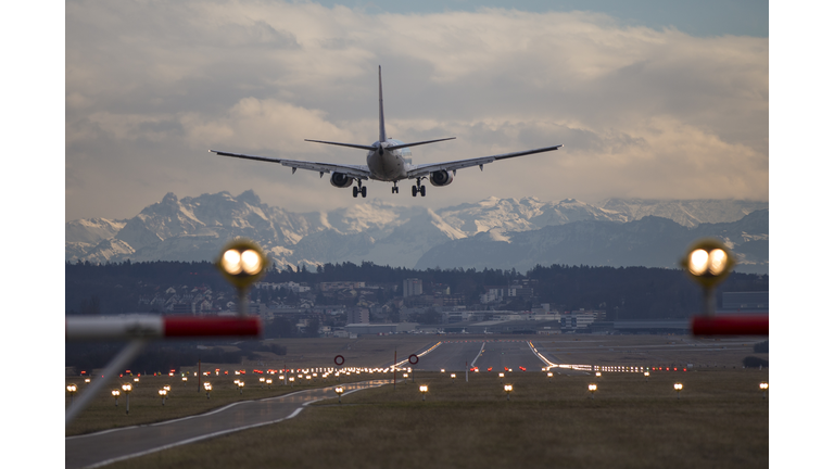 Airplane in Zürich