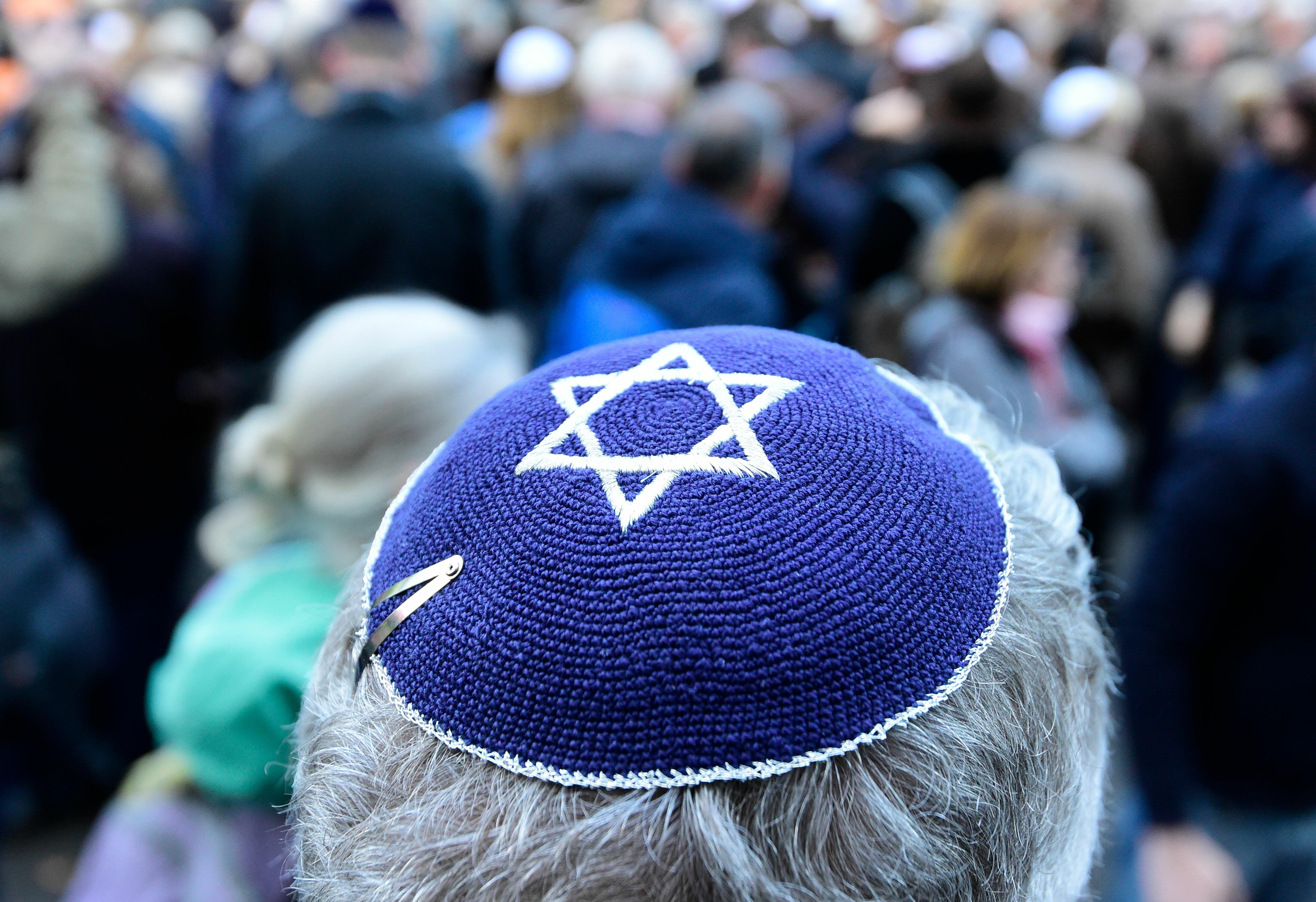 Переселить евреев. Шапка еврея. Jewish and proud. Antisemitismus.