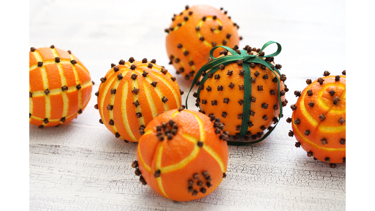 clove orange pomander balls