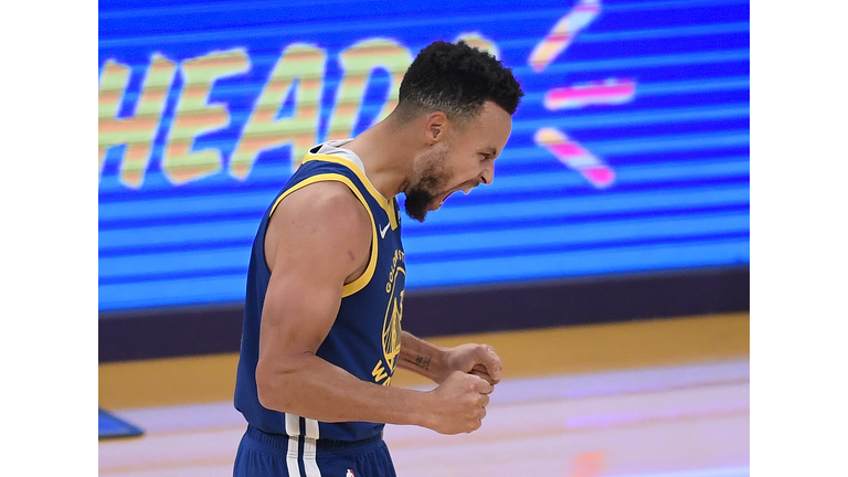 Golden State Warriors v Los Angeles Lakers